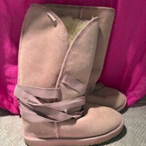 Emu sheepskin boots
